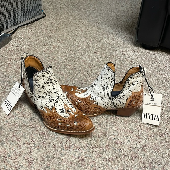 Myra Shoes - Hand made/ carved leather on real fur short cut out ankle western boot